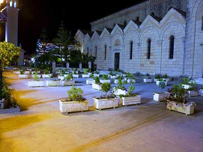 Οι ζαρντινιέρες έδιωξαν τα παιδάκια